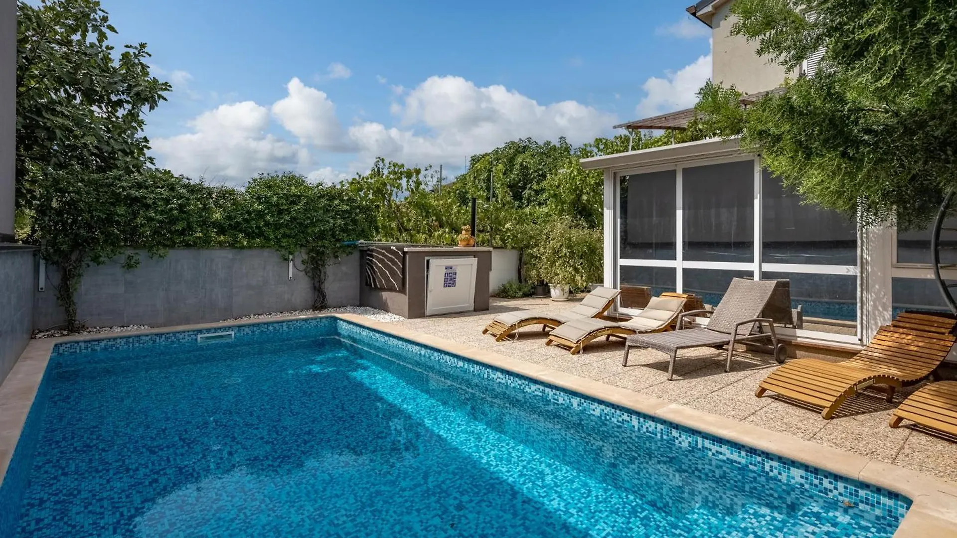 Villa Akebono - Happy Rentals Pula